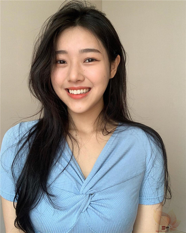 天菜瑜伽老师「정현아」优美身段呈现完美S型开朗自信「甜美笑容」散发满满阳光魅力