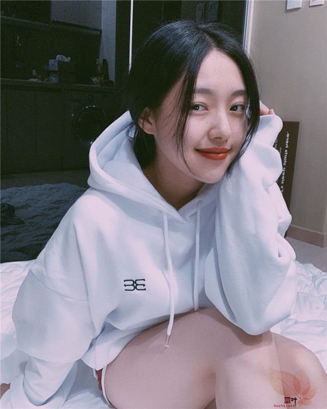 天菜瑜伽老师「정현아」优美身段呈现完美S型开朗自信「甜美笑容」散发满满阳光魅力