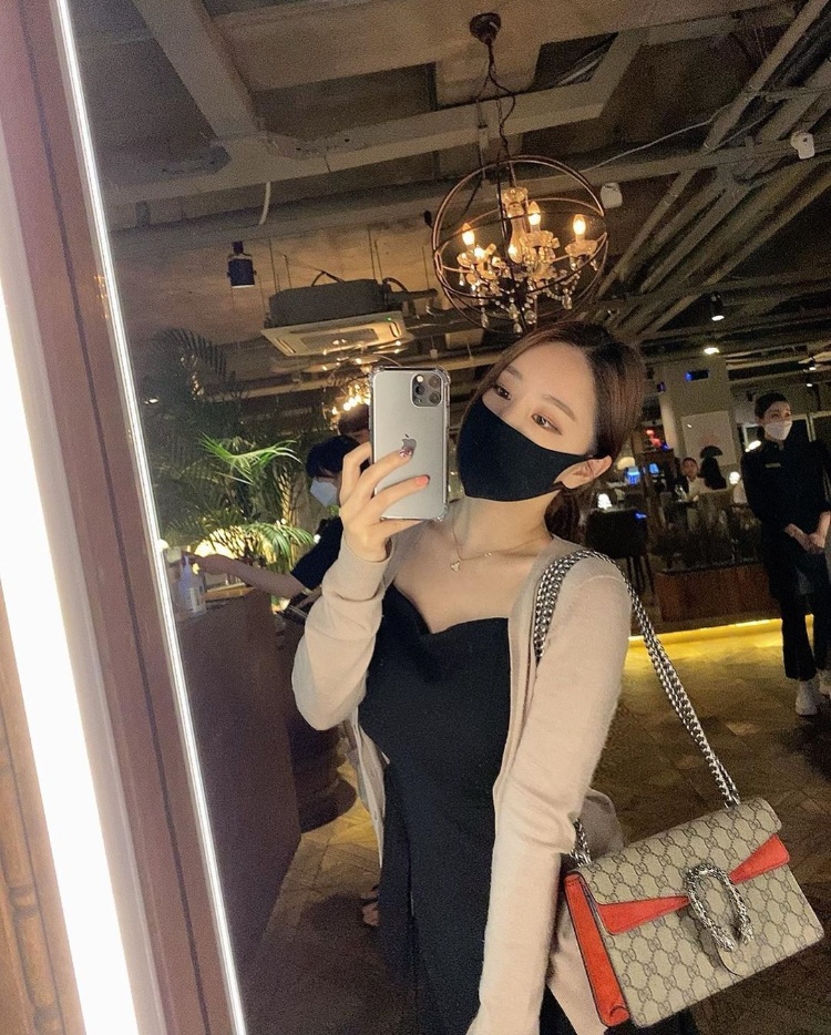 前电视台「体育女主播」笑容超甜美，转职后「美波大解放」，网友看了都在求恋爱！