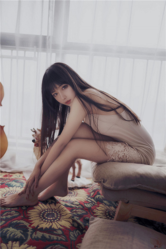 少女连睡姿都这么可爱，哥哥要给我来一首晚安么