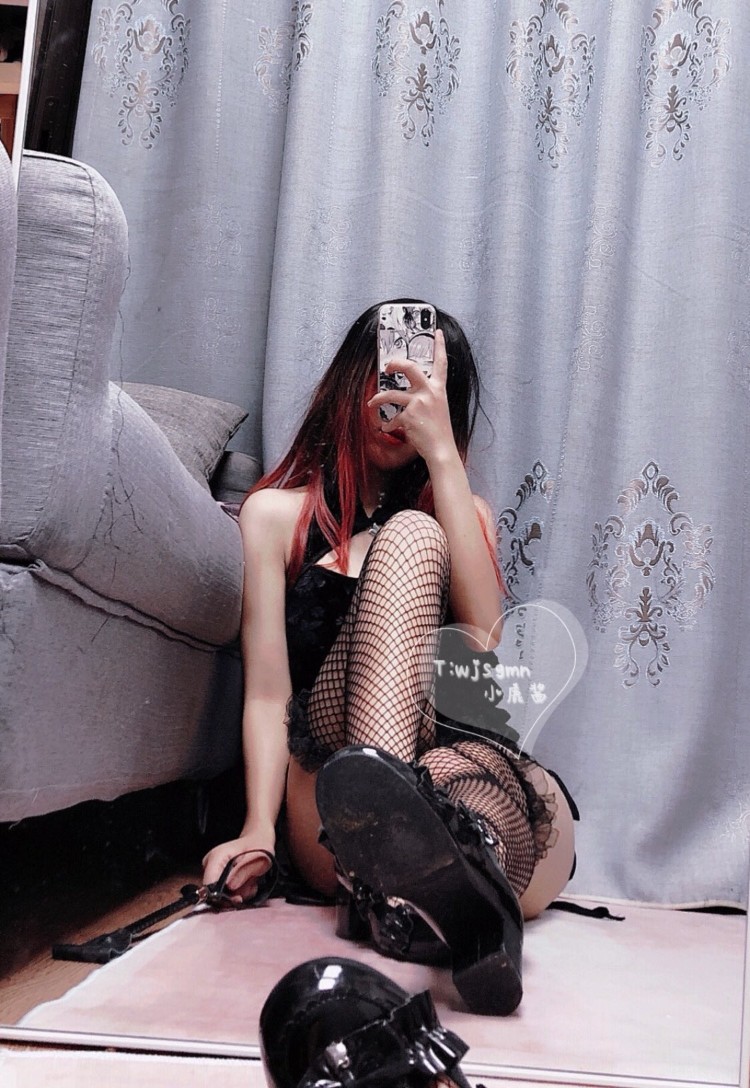 推特福利姬小鹿酱