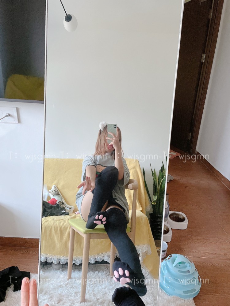 推特福利姬小鹿酱