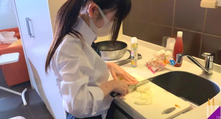 FC2-PPV-初恋の話をした後に制服生中だしセックス　