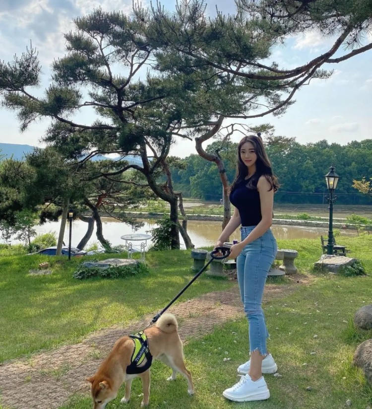 170cm+健身辣妹“发育过猛”身材引围观