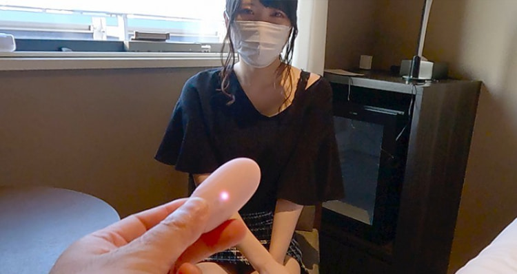 周りに人がいるところで。FC2-PPV-3072880