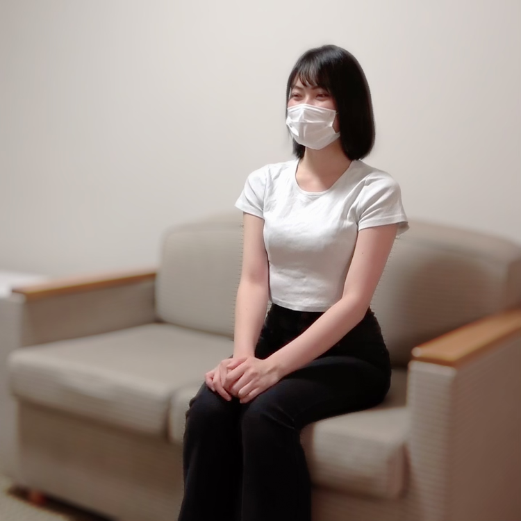 田舎の女の子の方が実はエロい！！おへそまで届きそうな小さな苗条ーボディ！
