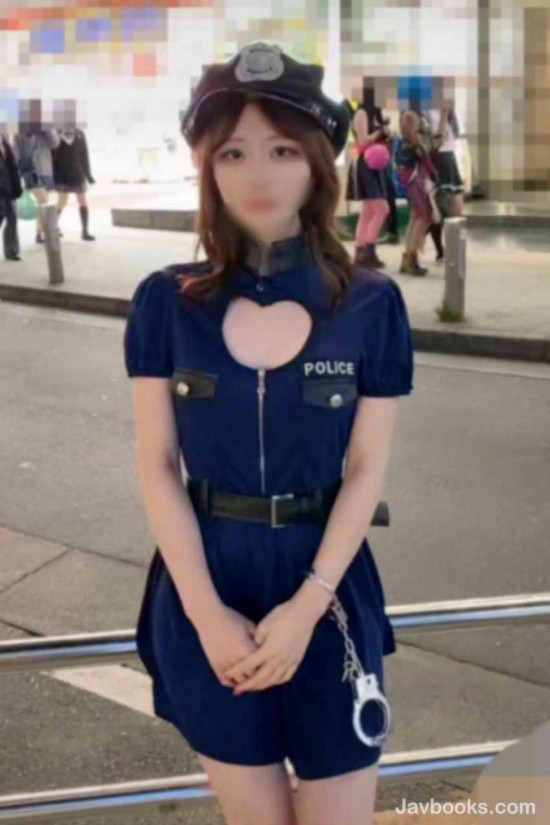 小柄な妹系美女が渋○ハロウィンでコスプレ露出。 FC2-PPV