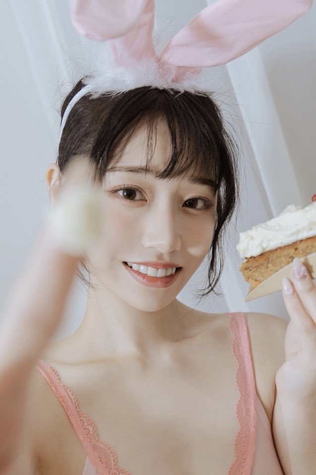 PTT乡民盘点《整形完声势直上的５位AV女优》网友：最后一位凑数的吗？