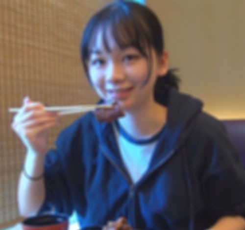 悲しい展開かと思いきや、18才女子大生