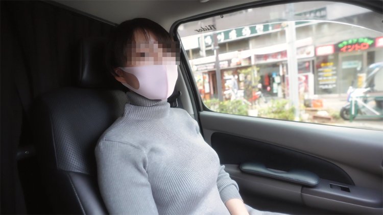 24岁短发美女