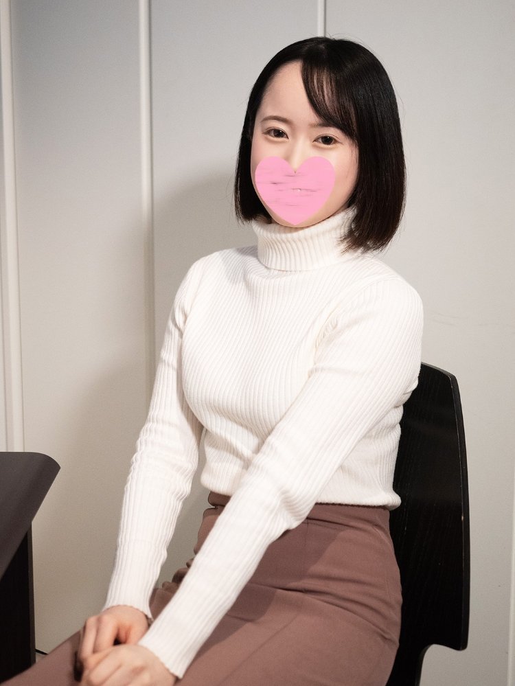 女播音员