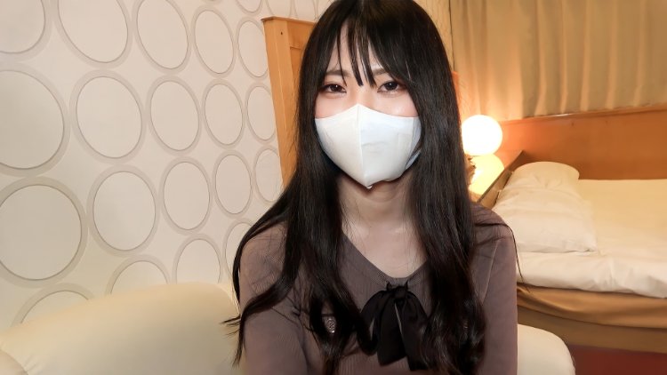 170 厘米高美丽苗条护士
