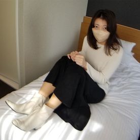 【摄影・】书道教室を开いている清楚な美妇は、投资诈欺にあってしまい、旦那にばれる前に补填したいと脱ぐことに・・・［后半］