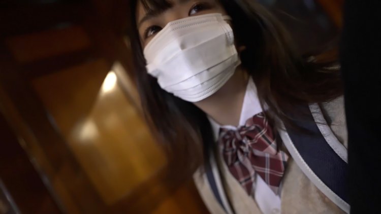 一个青春期的漂亮女孩