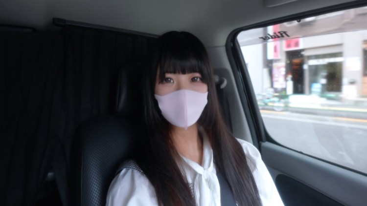 小顔で半端ないクビれの女の子