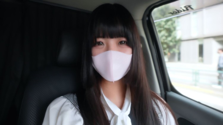 小顔で半端ないクビれの女の子