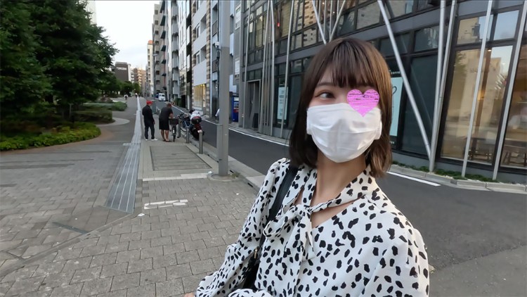 19岁，超苗条，美容专家