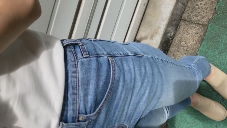 中学体育老师的已婚妇女