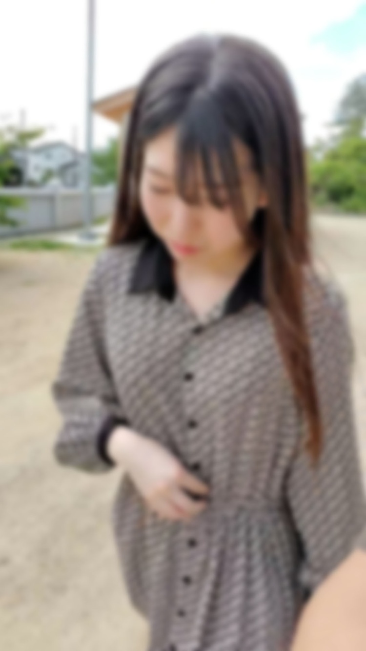 皮肤白皙、透明感十足的美女。