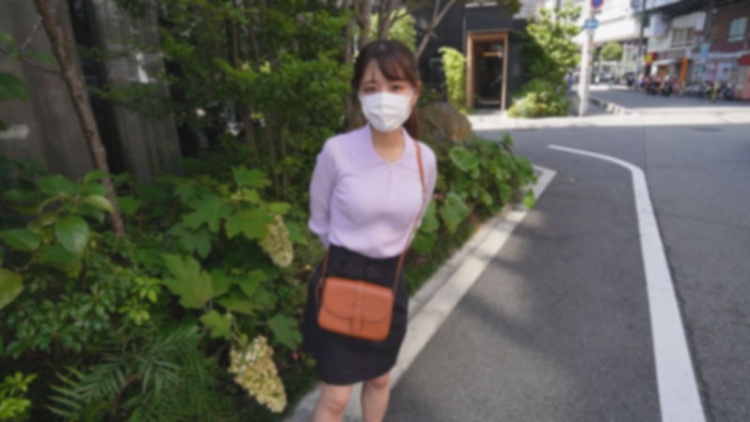 苦恼的可爱19岁少女