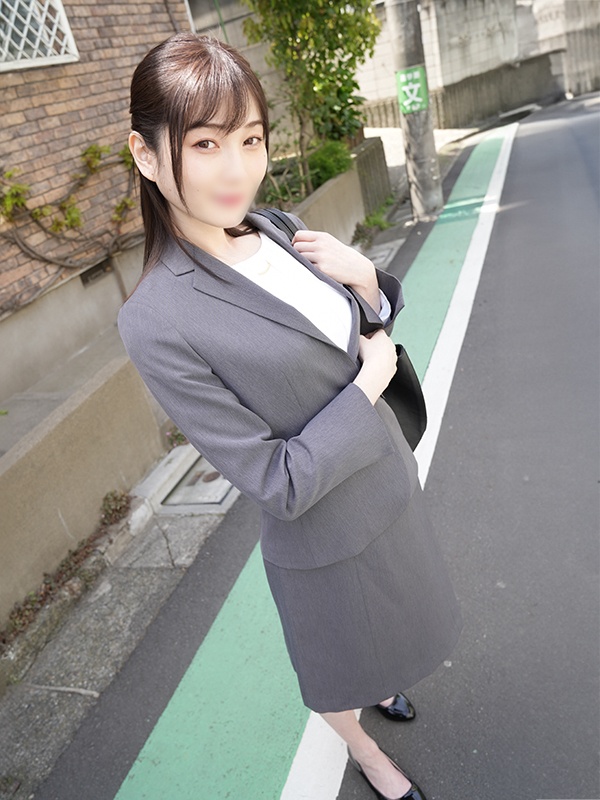 “太小恶魔”新人部下莫莫（24）