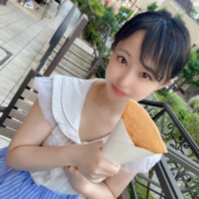 【無】一个严肃而天真的18岁女孩。