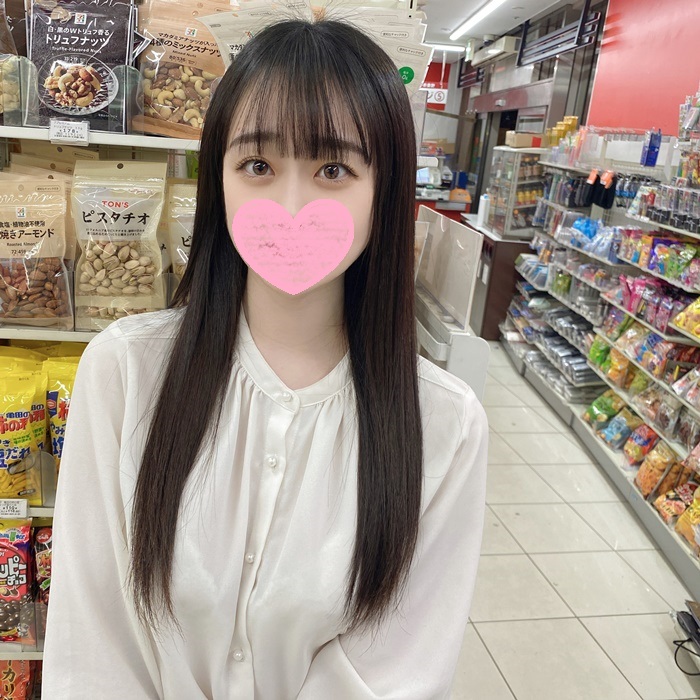 【無】色白で清楚系な大〇生の女