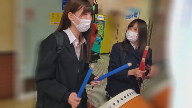 高挑美少女×小狗美少女
