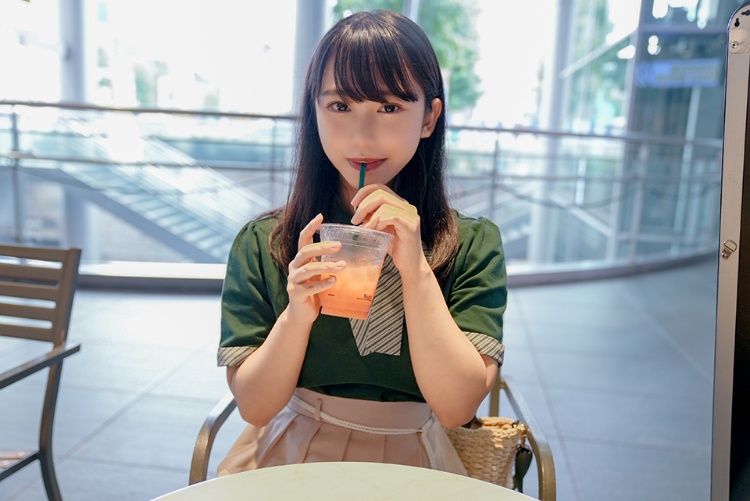 名古屋发现了一个18岁的宅男神可爱女孩！