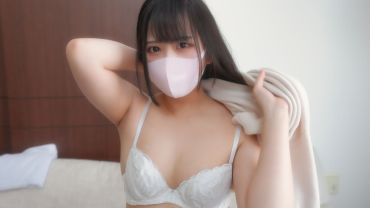 一家超有名的女仆咖啡厅工作！ ！