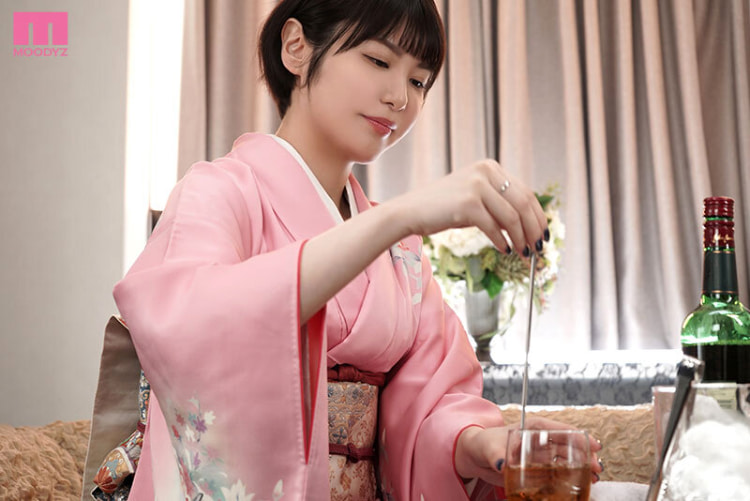 2024《10月新人AV女优完整版》，谜之「女神」即将登场？