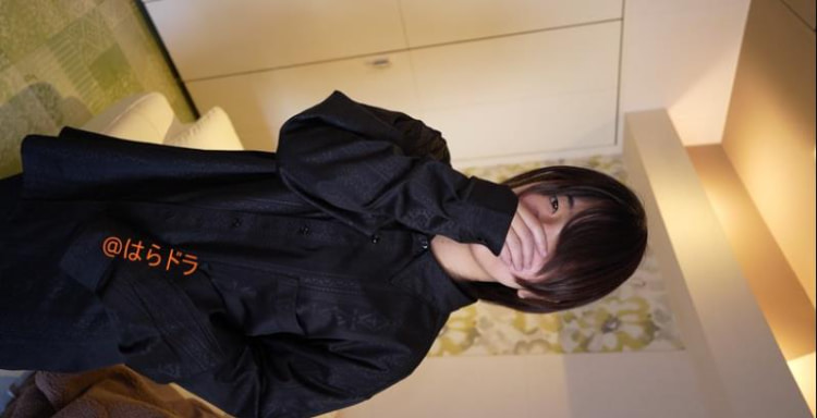 以cosplay活动为兴趣的黑头发短发朴素宅女