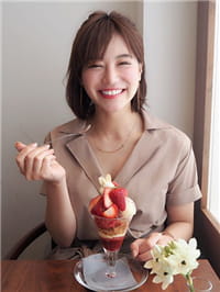 日本超正OL《石井里奈》用可爱笑容帮你加油！