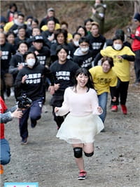 【震撼弹】引退３年《上原亚衣》复活！那个被「百人··」的女孩回来了！