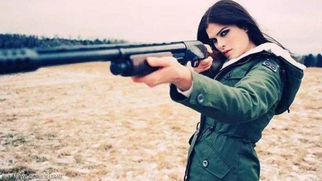 ClaudiaOchoaFelix：大哥们背后的女人，自带遭黑属性