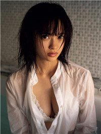 美女图片真实一点的图片 中森千寻性感比基尼写真