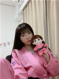 功夫美女《LEE LYNイ・リン》秀白皙好身材！