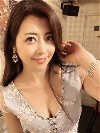老司机分享《17位熟女女优精选》