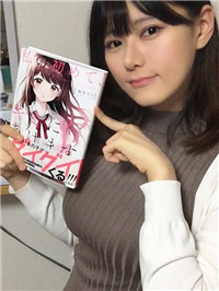 艺术美女《Ara go》亲自当模特画成人向插画！