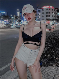越南辣妹网红《Nanaa》白皙诱人阿！
