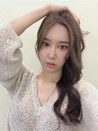 《韩国正妹教练》雪肤大眼让人想运动！
