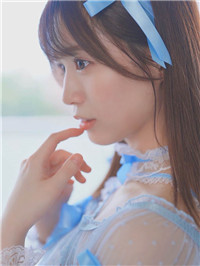 2022年６月《新人AV女优完整版》，18歲新鮮BODY下海！