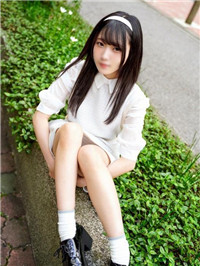 咖啡馆喜欢♥黑头发长纯皮尤科女大学生 （20 岁）