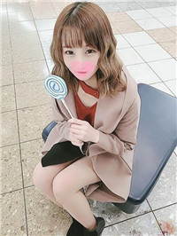愛くるしい笑顔の美女