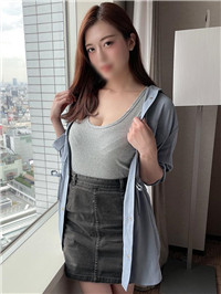 Ikumi 拥有超绝身材的超美人妻！