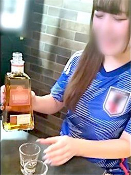スポーツバーの健康的美尻JD