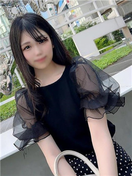 美白でウブな女子大生