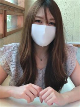 透明感のある真っ白な肌天使22才！