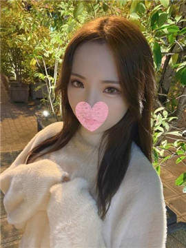 色白苗条ーな美人