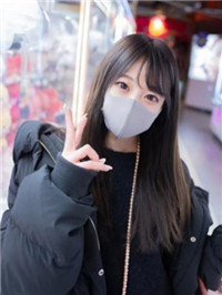 在大型服装厂总公司上班